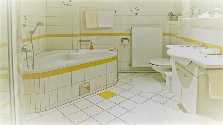Pension Kaiserhof Kapfenberg Exteriör bild